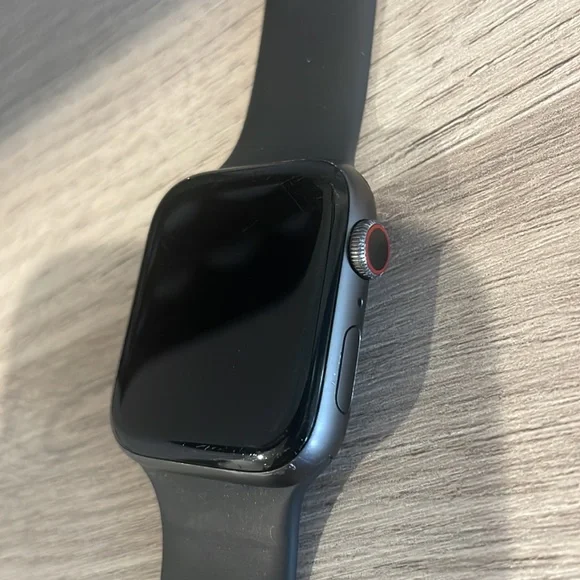 Used Apple Watch Series 4